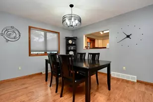 386 Pleasant Hill Dr, Winona, MN 55987 - Photo 4