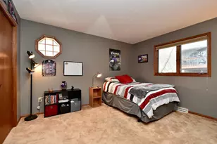 386 Pleasant Hill Dr, Winona, MN 55987 - Photo 16