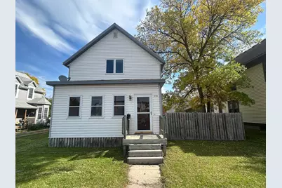 408 Main Avenue N, Thief River Falls, MN 56701 - Photo 2