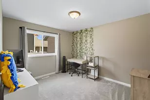 2004 Bluestem Dr, Mankato, MN 56001 - Photo 10