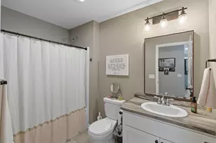 2004 Bluestem Dr, Mankato, MN 56001 - Photo 8