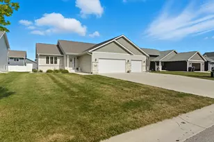 2004 Bluestem Dr, Mankato, MN 56001 - Photo 18