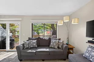 1302 Crestridge Ln N, Eagan, MN 55123 - Photo 10