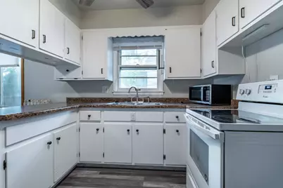 1026 University Drive N, Fargo, ND 58102 - Photo 6