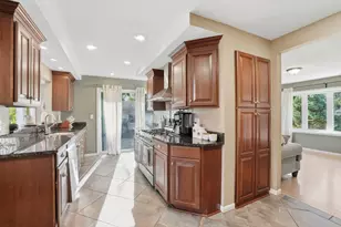 4816 Overlook Dr, Bloomington, MN 55437 - Photo 8