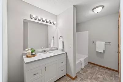 3590 Genevieve Avenue N, Oakdale, MN 55128 - Photo 26