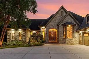 10683 Sonoma Ridge, Eden Prairie, MN 55347 - Photo 2