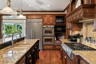 10683 Sonoma Ridge, Eden Prairie, MN 55347 - Photo 16