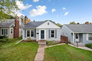 1463 St Albans St N, Saint Paul, MN 55117 - Photo 1