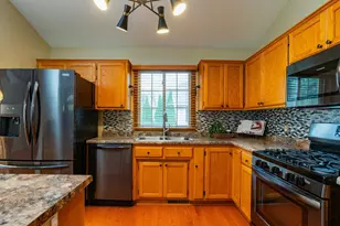 2883 Devonshire Pl, Woodbury, MN 55125 - Photo 8