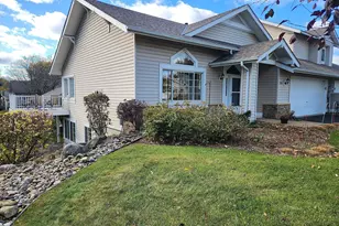 2883 Devonshire Pl, Woodbury, MN 55125 - Photo 2