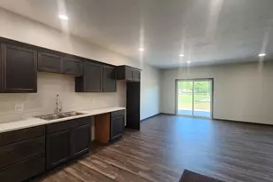 901 7th Ave SW, Pipestone, MN 56164 - Photo 10