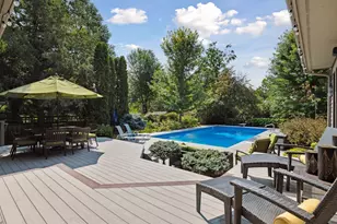 154 Babcock Ln, Wayzata, MN 55391 - Photo 2