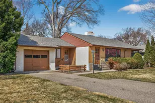 2009 Wheeler St N, Roseville, MN 55113 - Photo 2