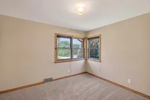 2009 Wheeler St N, Roseville, MN 55113 - Photo 18