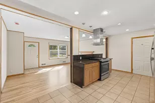 8458 Ivywood Ave S, Cottage Grove, MN 55016 - Photo 4