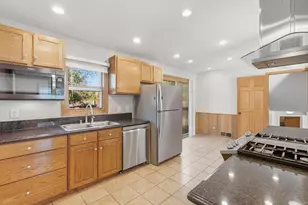 8458 Ivywood Ave S, Cottage Grove, MN 55016 - Photo 2