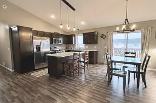 425 Eagle St NW, Isanti, MN 55040 - Photo 4