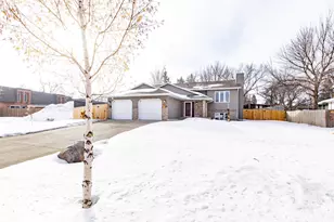 429 Valley Ave, Moorhead, MN 56560 - Photo 2