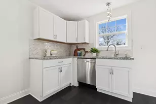 1335 Hampshire Ave N, Golden Valley, MN 55427 - Photo 12