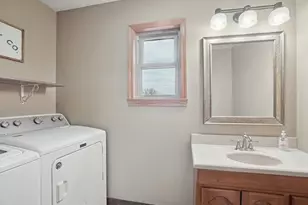 13198 100th St, Glencoe, MN 55336 - Photo 6