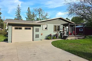 445 6th St SW, Plainview, MN 55964 - Photo 2