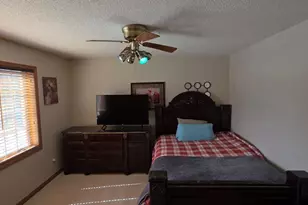 171 Red Oaks Dr, Vadnais Heights, MN 55127 - Photo 18