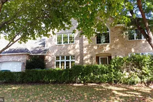 171 Red Oaks Dr, Vadnais Heights, MN 55127 - Photo 1