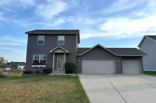 1128 29th St NE, Sauk Rapids, MN 56379 - Photo 2