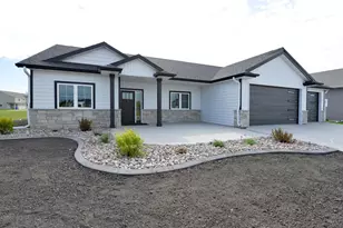 3924 49th Ave S, Fargo, ND 58104 - Photo 2