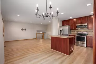 2678 Henslow Ave N, Oakdale, MN 55128 - Photo 4