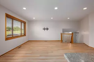 2678 Henslow Ave N, Oakdale, MN 55128 - Photo 8