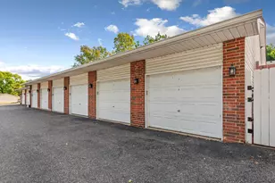 6337 Alderwood Cir, Woodbury, MN 55125 - Photo 6