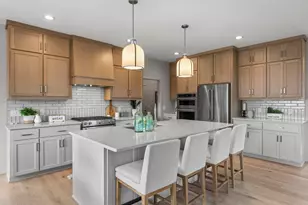 4944 Parkside Cir, Eagan, MN 55124 - Photo 8