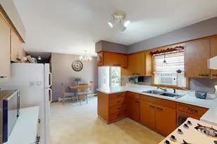 2418 W Main St, Albert Lea, MN 56007 - Photo 6