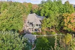 8673 Sherwood Bluff, Eden Prairie, MN 55347 - Photo 4