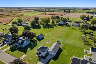 200 1st St SE, Eitzen, MN 55931 - Photo 2