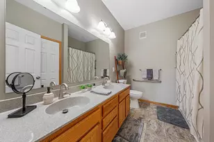 2713 Village Dr, Faribault, MN 55021 - Photo 28