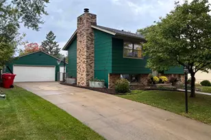 1633 8th Ave SE, Rochester, MN 55904 - Photo 1
