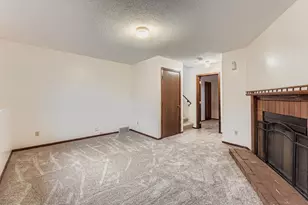 2816 Hillsboro Ave N, New Hope, MN 55427 - Photo 14