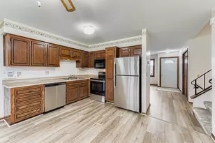 2816 Hillsboro Ave N, New Hope, MN 55427 - Photo 6