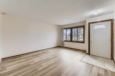 2816 Hillsboro Avenue N, New Hope, MN 55427 - Photo 2