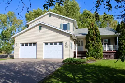 322 Oriole Avenue N, Thief River Falls, MN 56701 - Photo 2