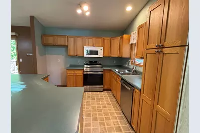 322 Oriole Avenue N, Thief River Falls, MN 56701 - Photo 8