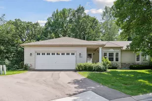 913 Carriage Ln, Chaska, MN 55318 - Photo 1