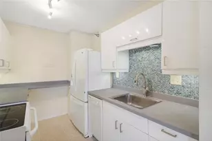 66 9th St, Saint Paul, MN 55101 - Photo 8