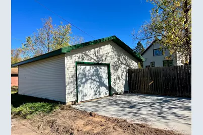 1129 16th Avenue E, Hibbing, MN 55746 - Photo 2