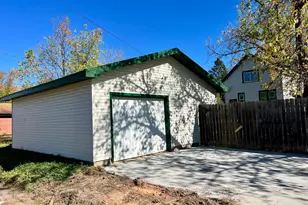 1129 16th Ave E, Hibbing, MN 55746 - Photo 2