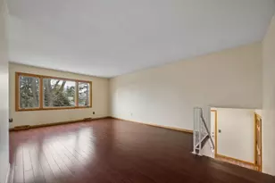 10521 Lake Fall Dr, Eden Prairie, MN 55347 - Photo 14