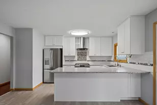 10521 Lake Fall Dr, Eden Prairie, MN 55347 - Photo 22